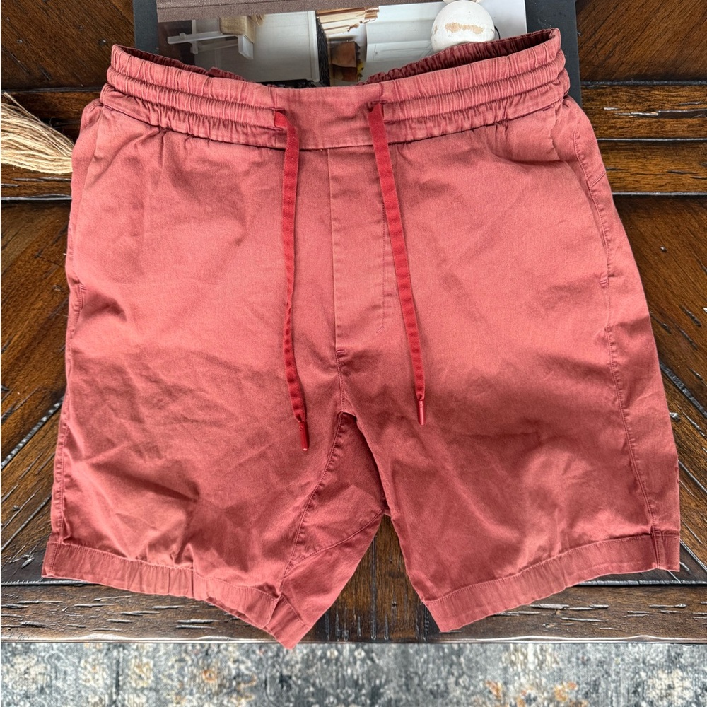 Lululemon Red Athletic Shorts with Elastic Waistband and Relaxed Fit